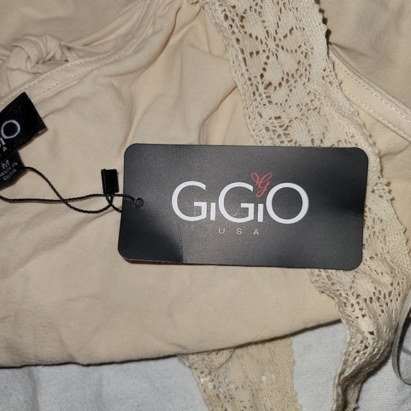 12. GiGiO Sleeveless Beige Blouse Sz M - Picture 5 of 7